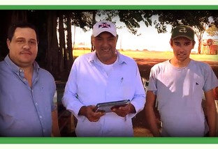 Fazenda São José, vencedora do melhor lote dos meses de abril e maio, recebe premiação