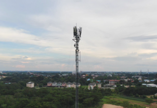 Antena de transmissão de sinal de celular e internet. Foto: Reprodução
