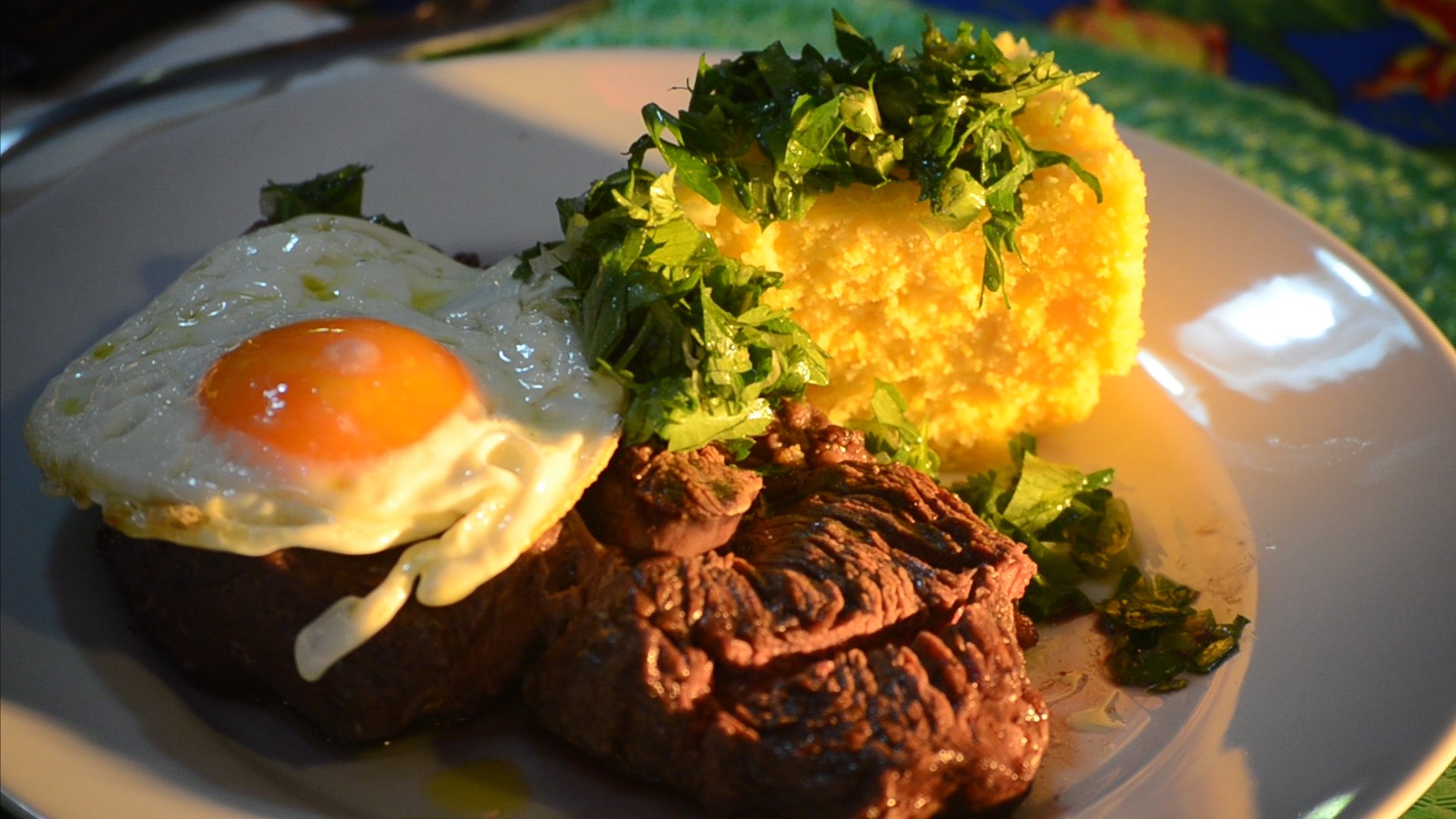 Receita de baixaria usa filé de costela grelhado ao invés da tradicional carne moída