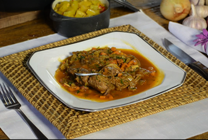 Como se chama na sua terra: ossobuco, chambari ou chambaril? Aprenda a receita