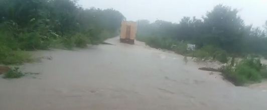 No Pará, estrada "vira rio" e dificulta a panha do boi gordo