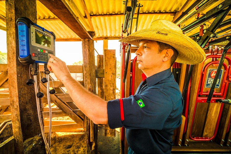 No Brasil, estimativa é de que apenas 15% das fazendas tenham balança e tronco de contenção