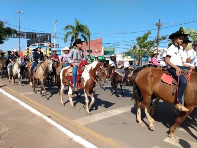 Confira registros da cavalgada da 36ª Exposição Agropecuária de Ariquemes-RO