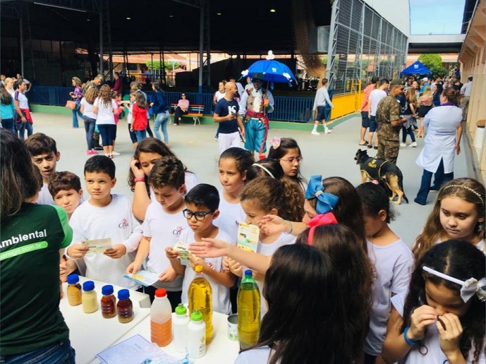 Projeto que transforma óleo de fritura em combustível sustentável já impactou mais de 20 mil estudantes de SP