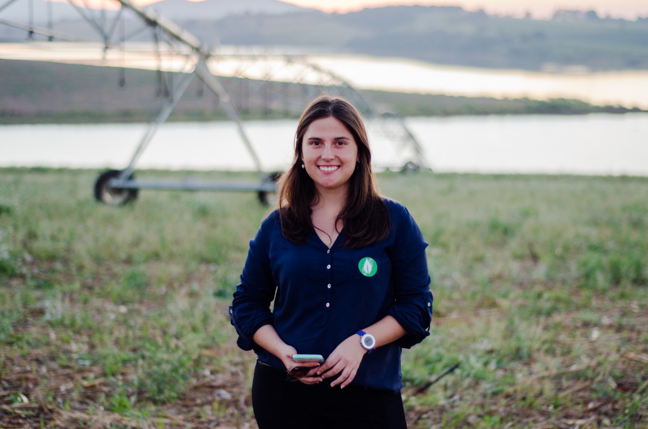 Jovem brasileira cria plataforma de agricultura digital reconhecida internacionalmente