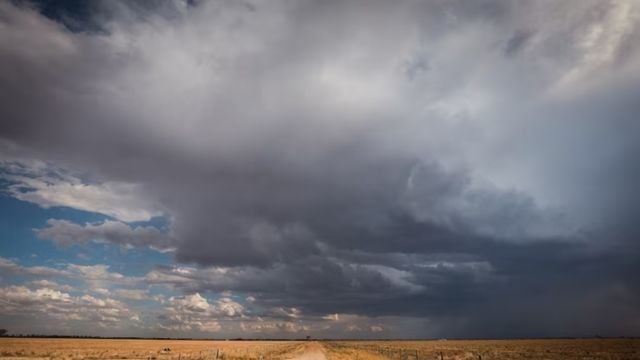 Chuvas intensificam com risco de queda de granizo em áreas de pasto